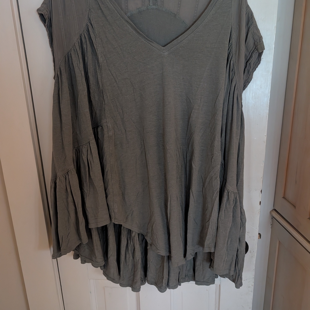 Free People Olive Green Oversized V-neck Cap Short Sleeve Top - Size XS